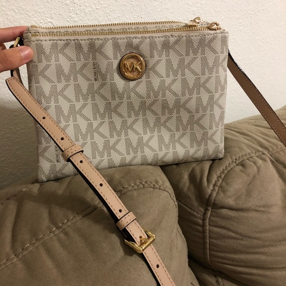 MICHAEL Michael Kors Handbags - Michael Kors Crossbody